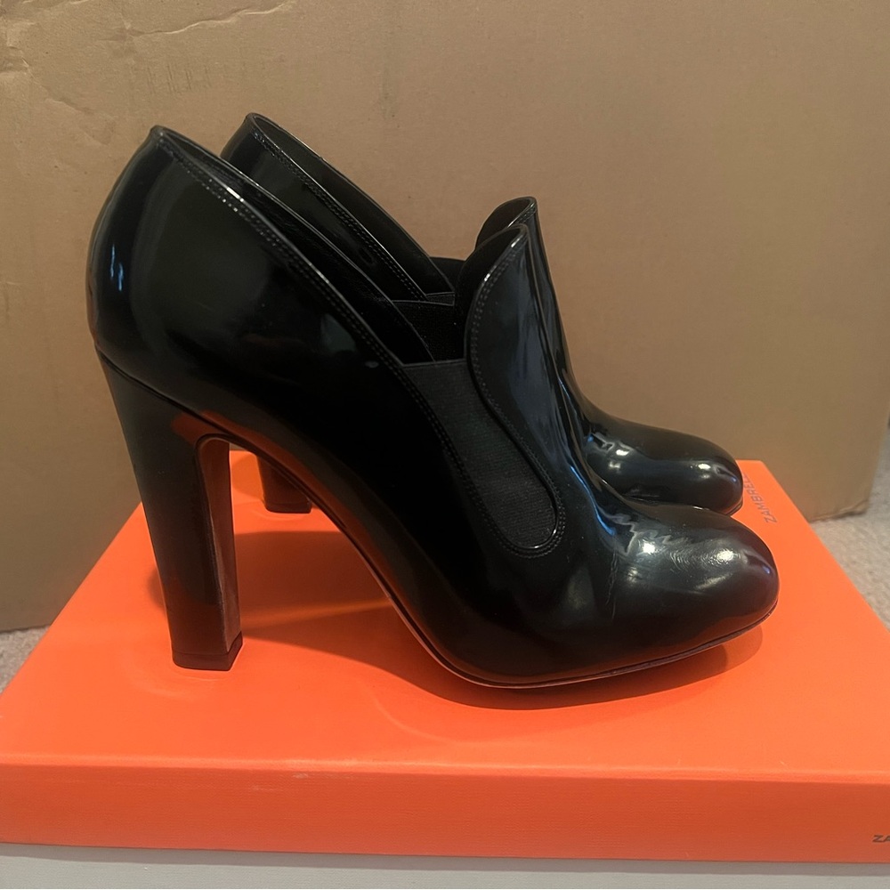 Sleek Black Patent Leather Ankle Booties, Size 8.5